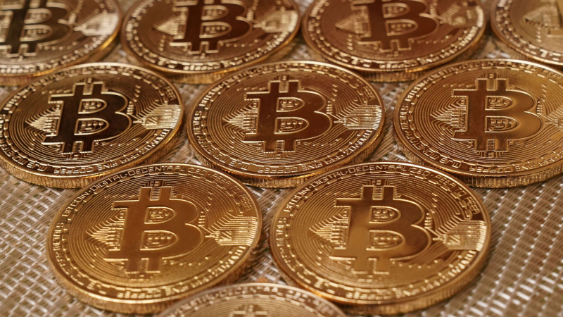 Биткоин провалился под 68 тысяч — впервые с ноября 2024.